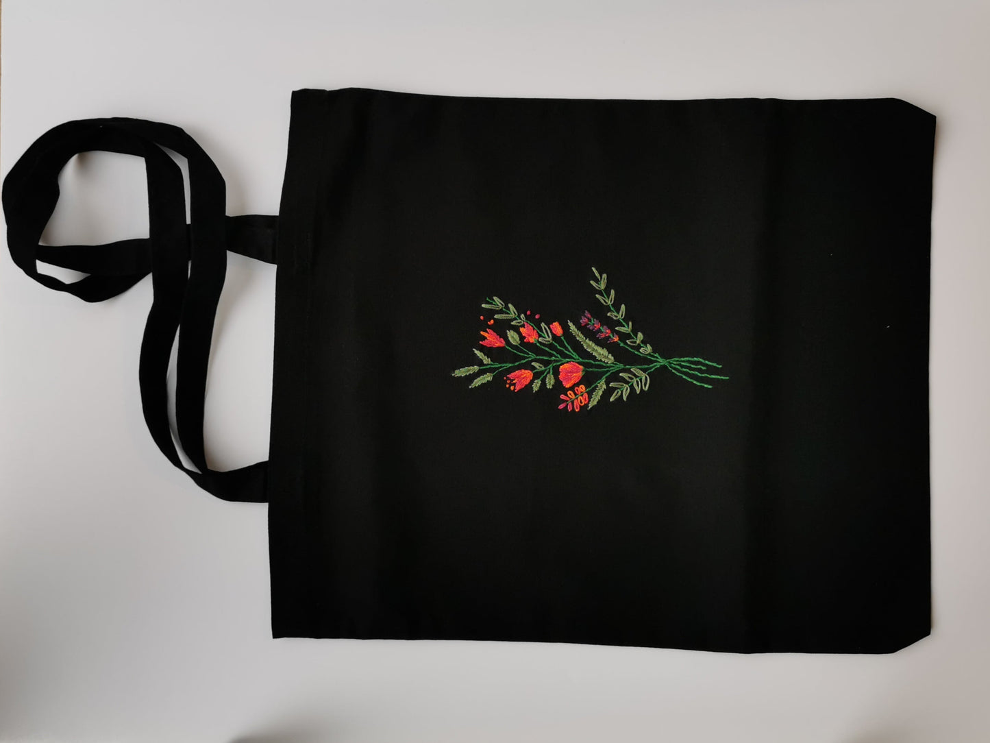 Sacoşă de bumbac brodată manual buchet de flori