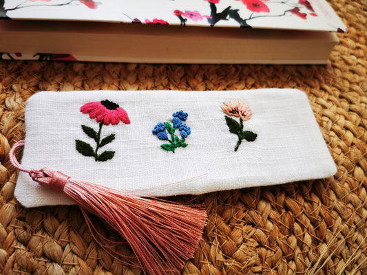 Semn de carte cu flori delicate