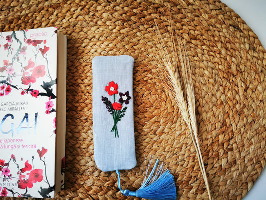 Semn de carte cu buchet de flori si maci